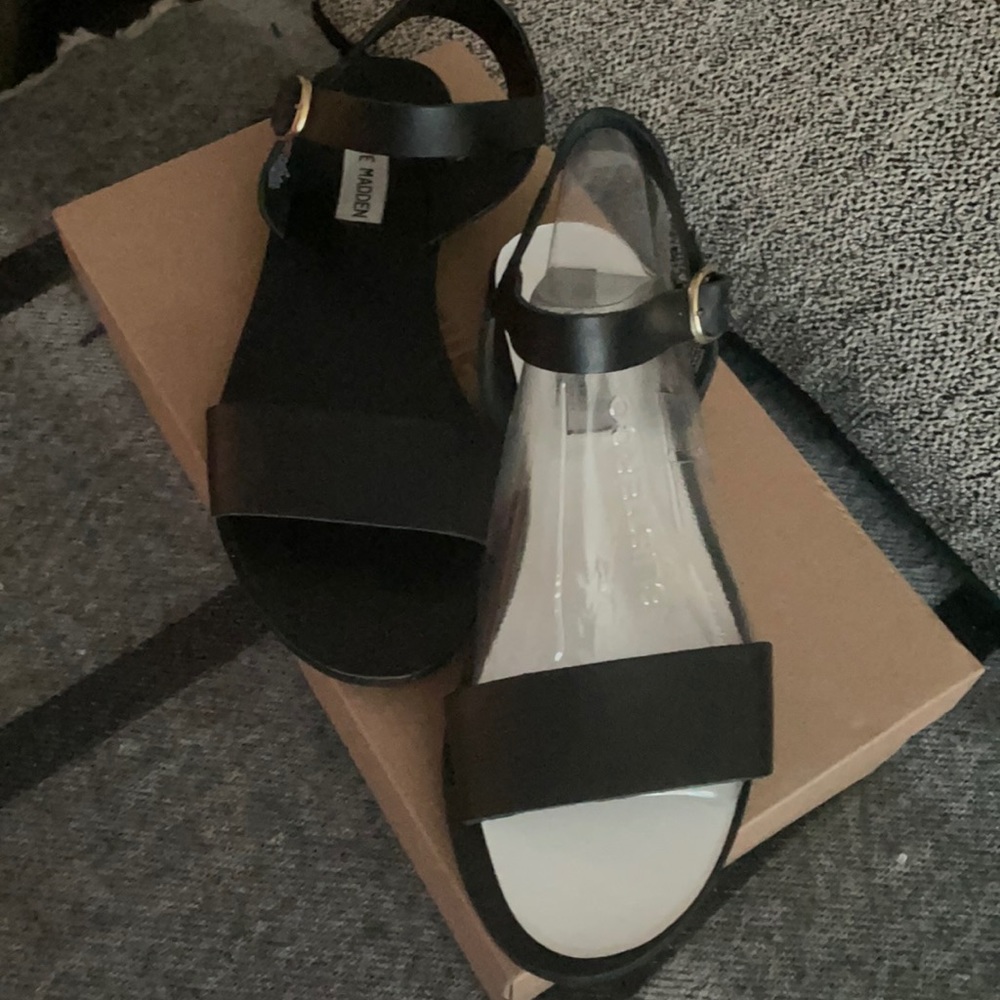 Steve Madden Donddi Sandals